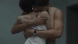 Cuộc gọi từ số lạ phơi bày bí mật chồng và người yêu cũ khiến tôi gục ngã