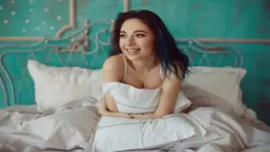 Dù đồng ý lấy tôi, bạn gái vẫn xin ngủ ở nhà chồng cũ 15 ngày/ tháng