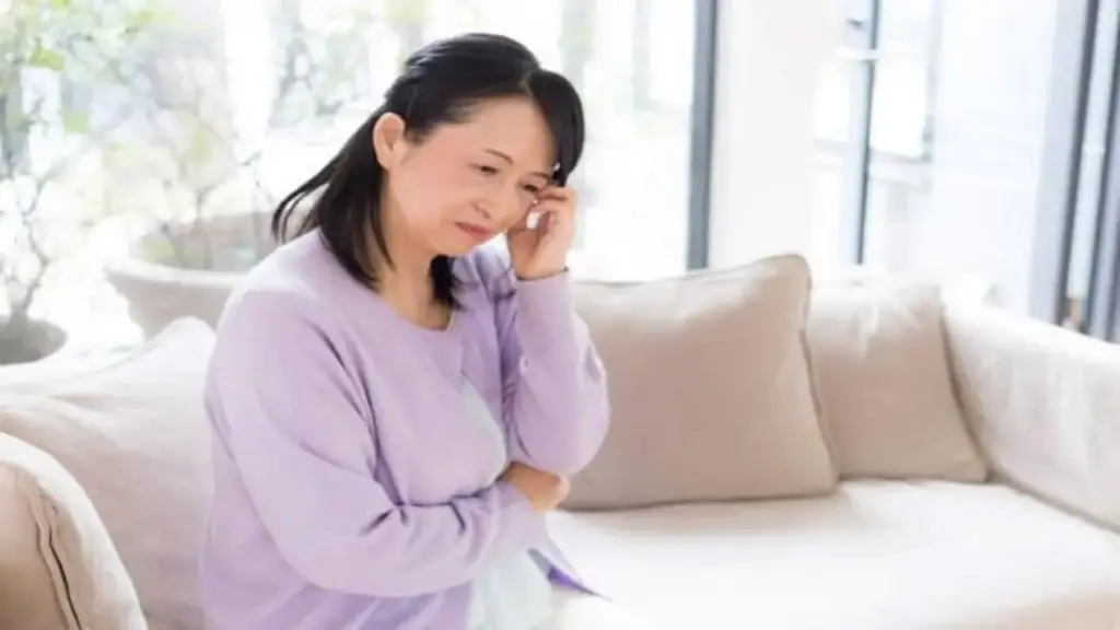 Con trai lúc nào cũng chỉ biết bênh vợ khiến tôi rất buồn